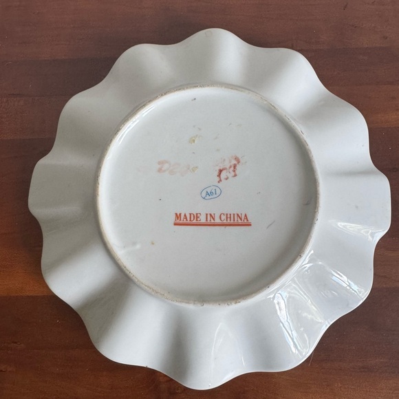 Vintage Chinese Cloisonné Enamel Hand Painted Decor Plate 10” Fluted Grannycore - Picture 3 of 3